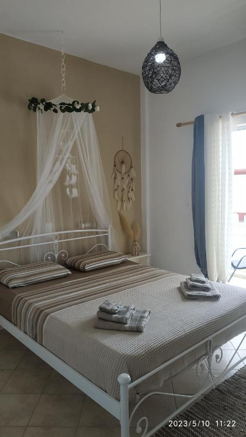 Meltemi Apartments Agia Marina  Exterior photo
