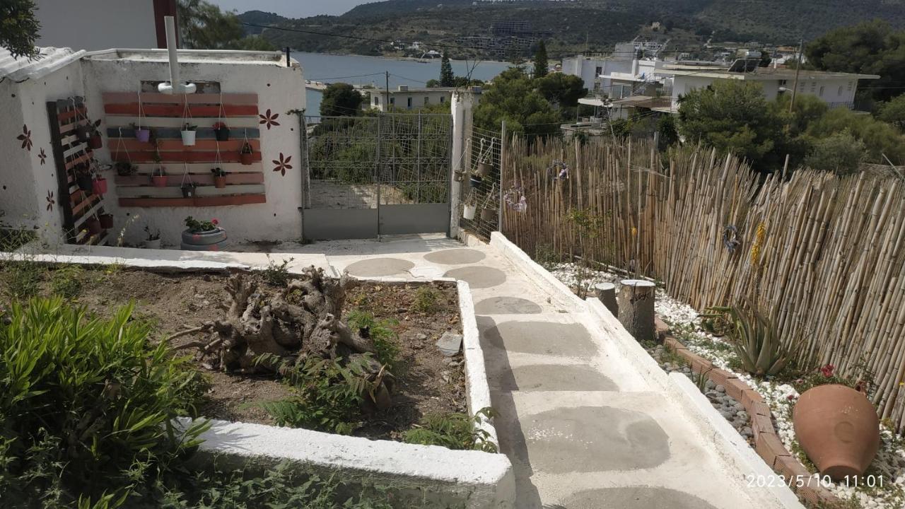 Meltemi Apartments Agia Marina  Exterior photo
