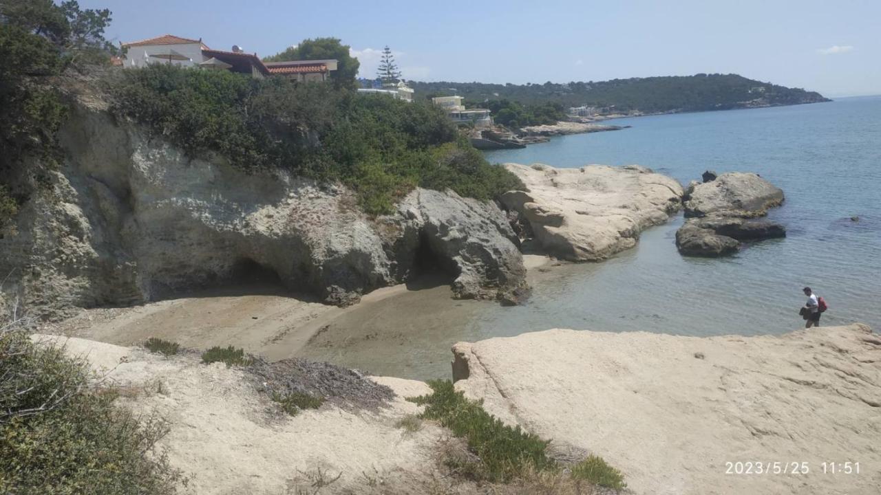 Meltemi Apartments Agia Marina  Exterior photo
